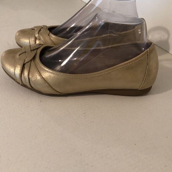 Bass Shoes - Bass  Light Gold Metallic Ballet Flats Size 7.5 Wide.